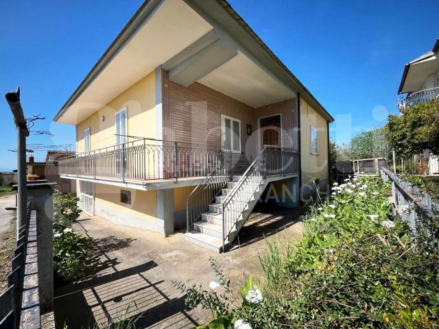 Casa in vendita a Pastorano, Campania