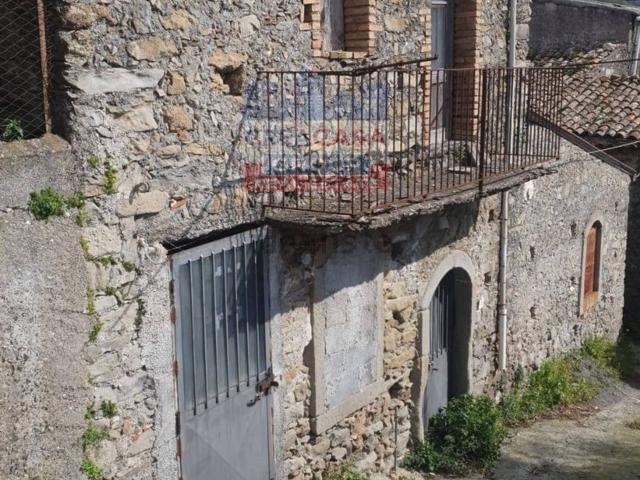 Casa in vendita a Graniti, Sicilia