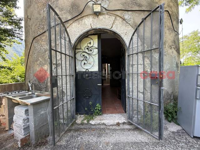 Casa in vendita a San Martino Valle, Campania