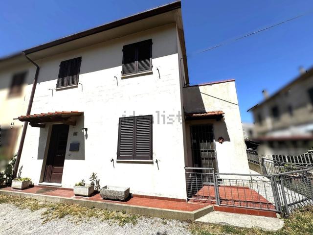Casa in vendita a Navacchio, Cascina