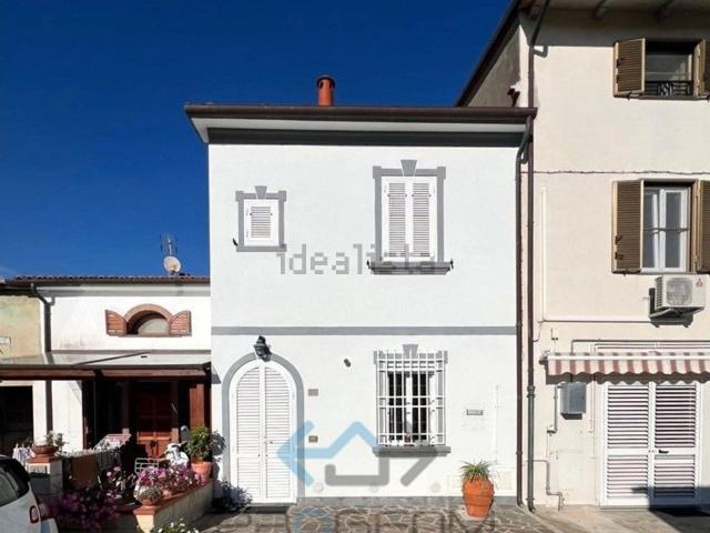 Casa in vendita a San Frediano a Settimo, Cascina