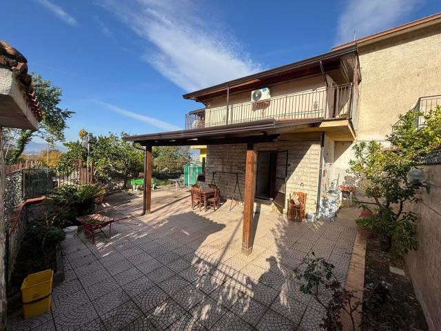 Casa in vendita a San Martino Valle, Campania