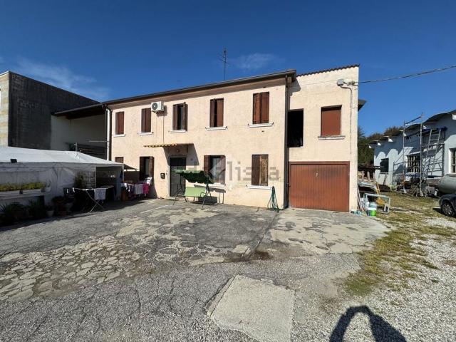 Casa in vendita a Campo San Martino, Veneto