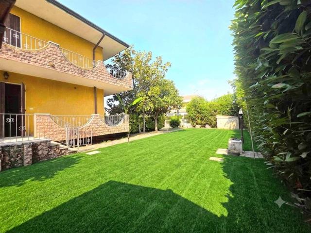 Casa in vendita a Montignoso, Toscana