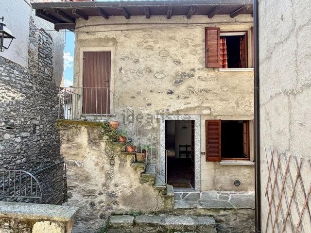 Casa in vendita a Vercana, Lombardia