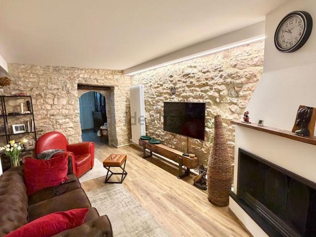 Casa in vendita a Gualdo Tadino, Perugia