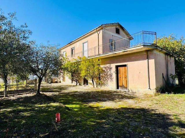 Casa in vendita a Terre dell’Ufita, Mirabella Eclano