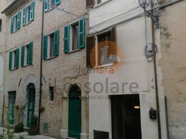 Casa in vendita a Terre Roveresche, Marche