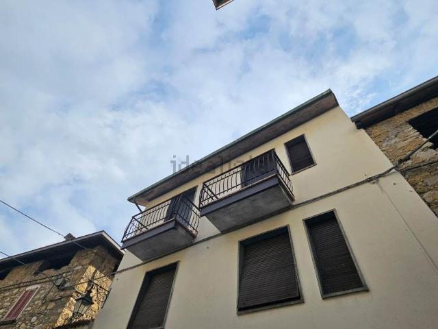 Casa in vendita a Esino Lario, Lombardia