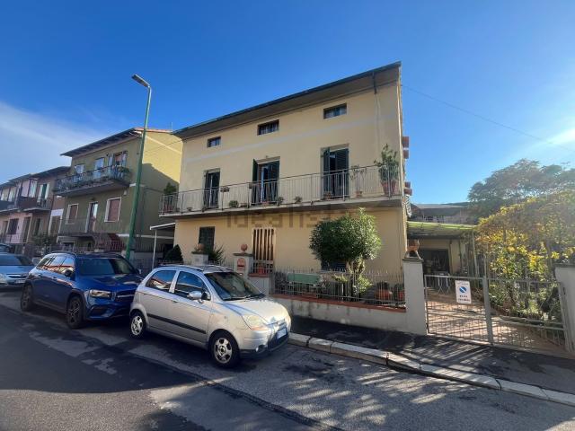 Casa in vendita a Campi Bisenzio, Toscana