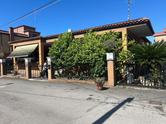 Casa in vendita a Latina, Lazio