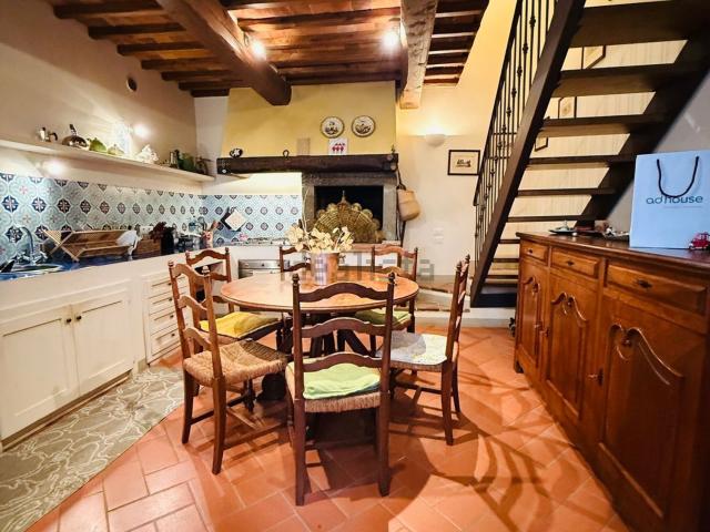 Casa in vendita a Bucine, Toscana
