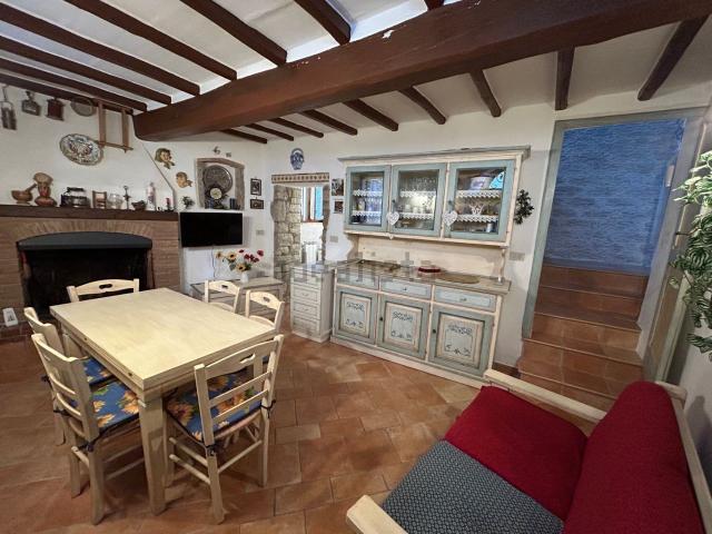 Casa in vendita a Baschi, Umbria