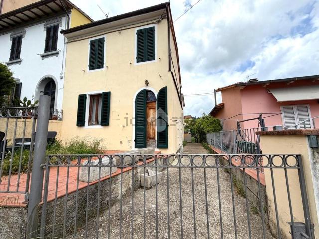 Casa in vendita a Pistoia, Toscana