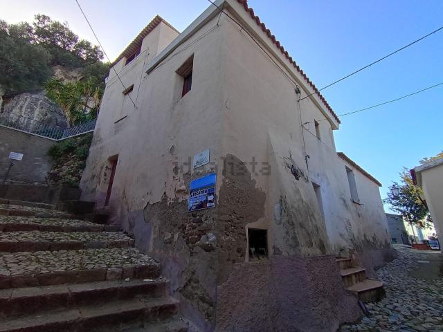 Casa in vendita a Posada, Sardigna/Sardegna
