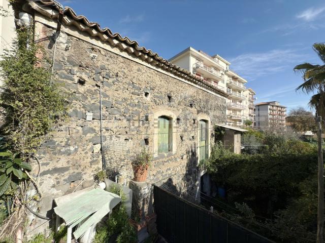 Casa in vendita a Gravina Di Catania, Sicilia
