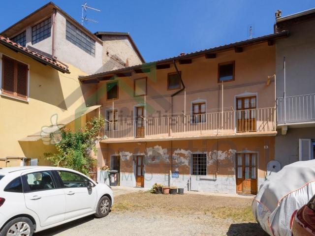 Casa in vendita a Ciriè, Torino