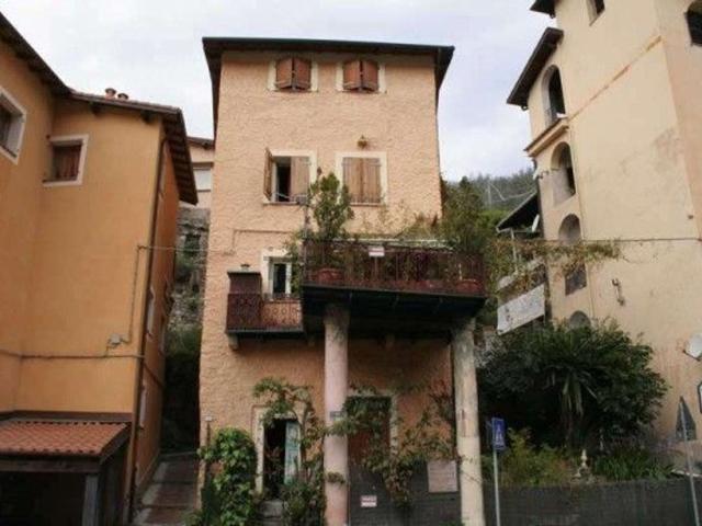 Casa in vendita a Olivetta San Michele, Liguria
