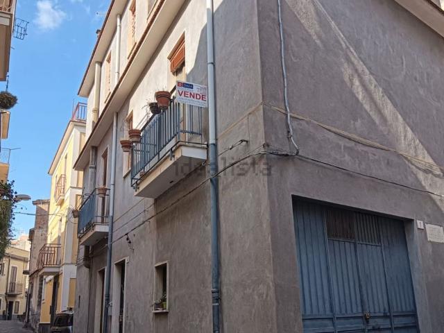 Casa in vendita a Bronte, Sicilia