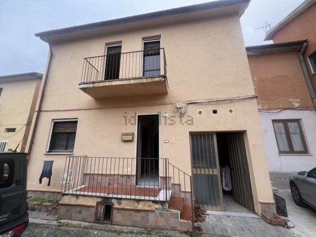 Casa in vendita a Montecalvo Irpino, Campania