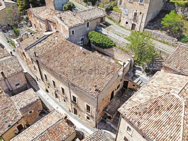 Casa in vendita a Calascio, Abruzzo