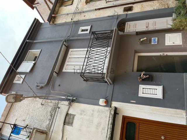 Casa in vendita a Piana Degli Albanesi, Sicilia
