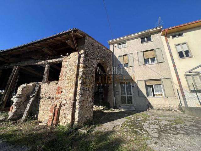 Casa in vendita a Santorso, Veneto