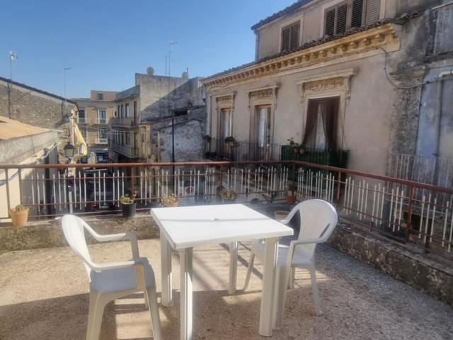 Casa in vendita a Palazzolo Acreide, Sicilia