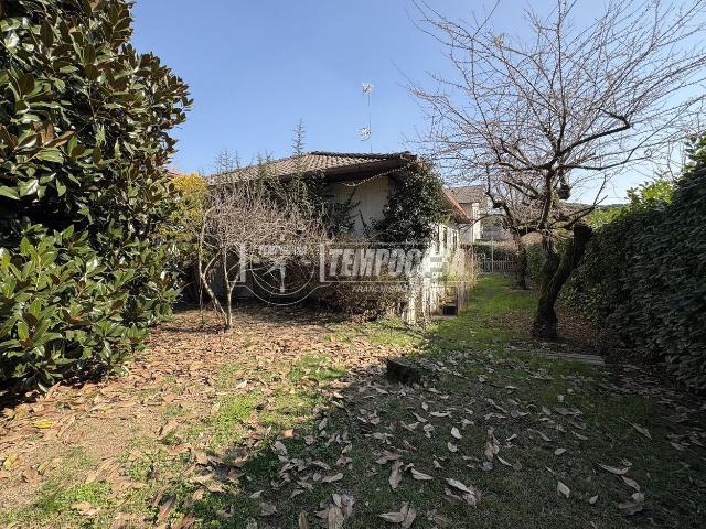 Casa in vendita a Grandate, Lombardia