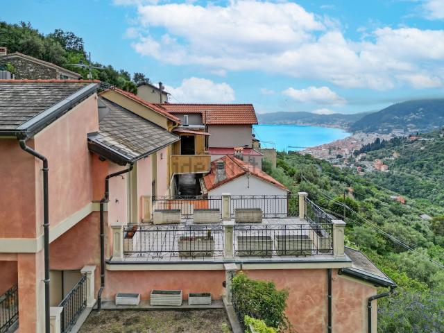 Casa in vendita a Alassio, Liguria
