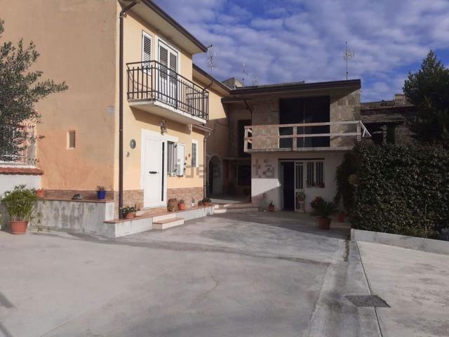 Casa in vendita a San Leucio Del Sannio, Campania