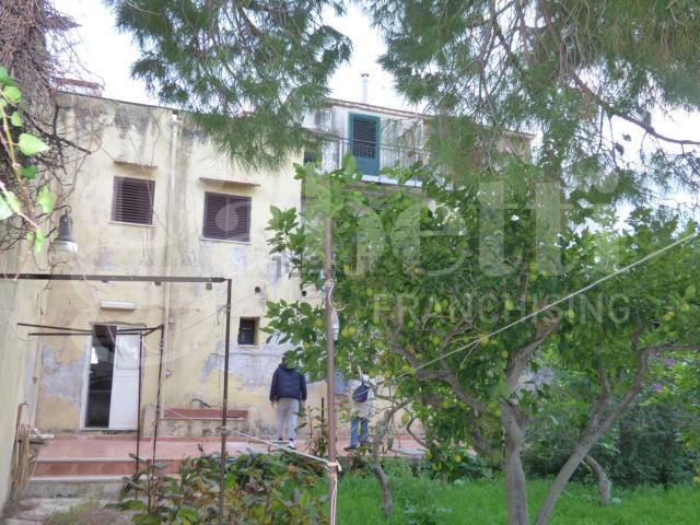 Casa in vendita a Carini, Sicilia
