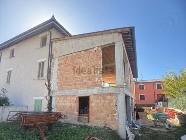Casa in vendita a Foligno, Umbria