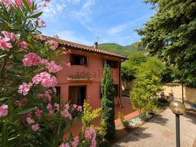 Casa in vendita a Configni, Lazio