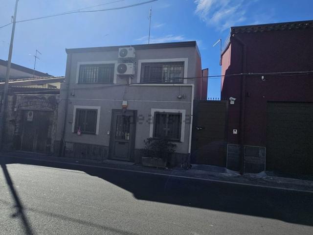 Casa in vendita a Monte Po-Nesima-San Leone-Rapisardi, Catania