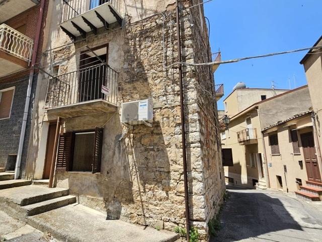 Casa in vendita a Collesano, Sicilia