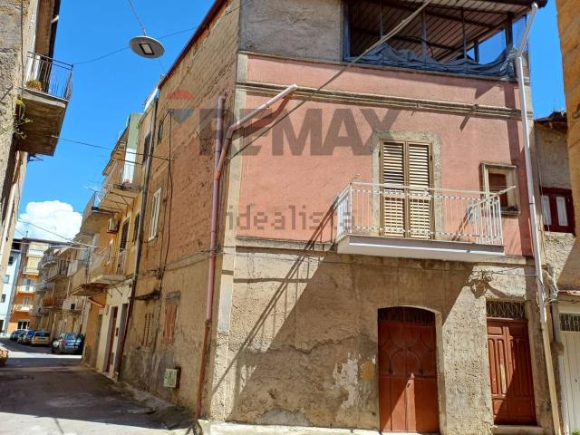 Casa in vendita a Favara Ovest, Favara