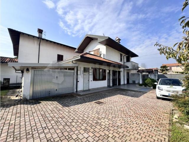 Casa in vendita a Lonate Pozzolo, Lombardia