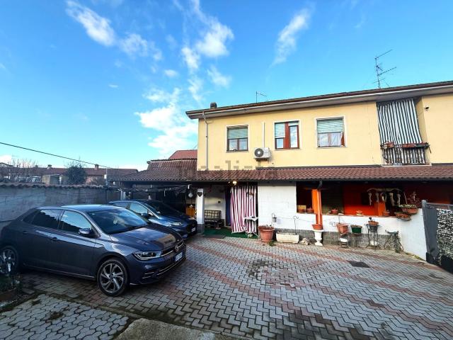 Casa in vendita a Confienza, Lombardia