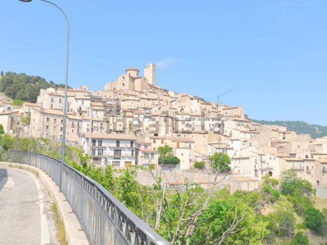 Casa in vendita a Castel Del Monte, Abruzzo