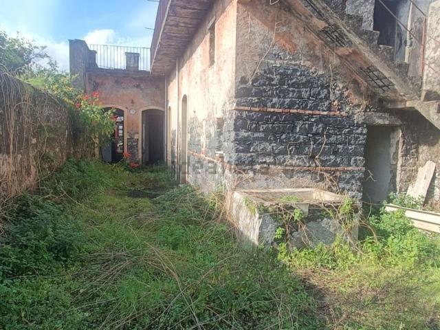 Casa in vendita a Giarre, Sicilia
