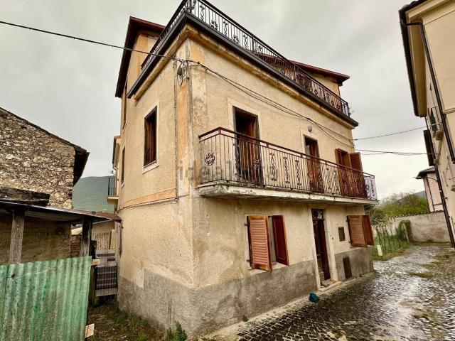 Casa in vendita a Molina Aterno, L'Aquila