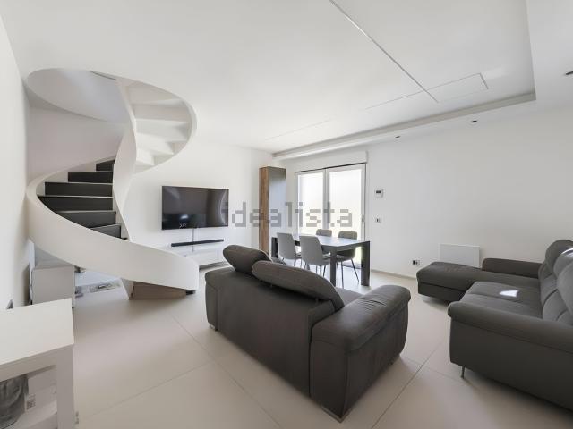 Casa in vendita a Solaro, Mozzate
