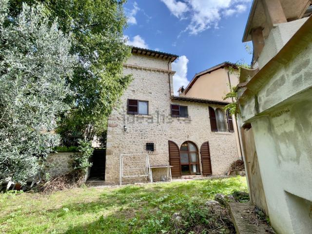 Casa in vendita a Campello Sul Clitunno, Umbria