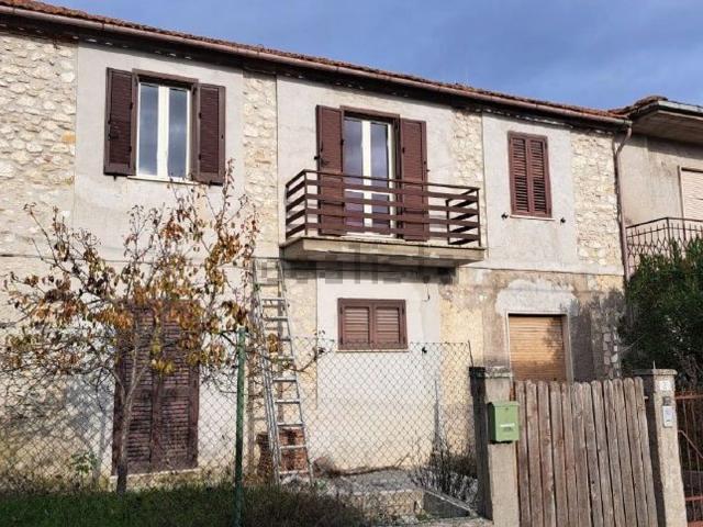 Casa in vendita a Greccio, Lazio