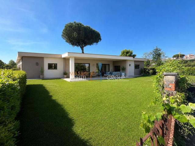 Casa in vendita a Marina di Massa, Marina Di Massa