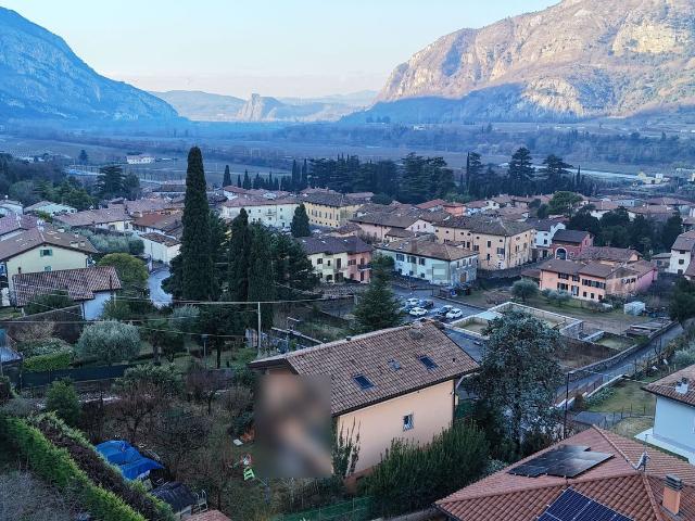 Casa in vendita a Dolcè, Veneto