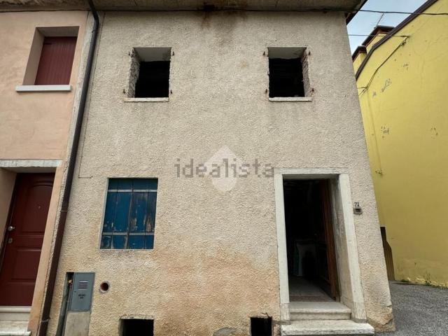 Casa in vendita a Pove Del Grappa, Veneto