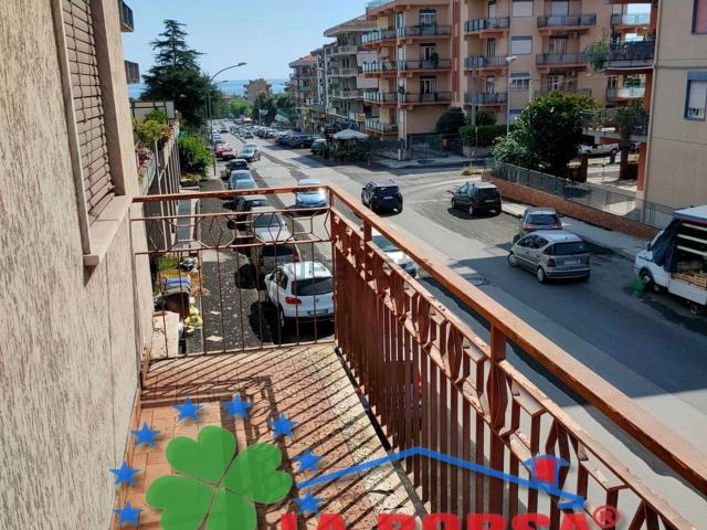 Casa in vendita a Giarre, Sicilia