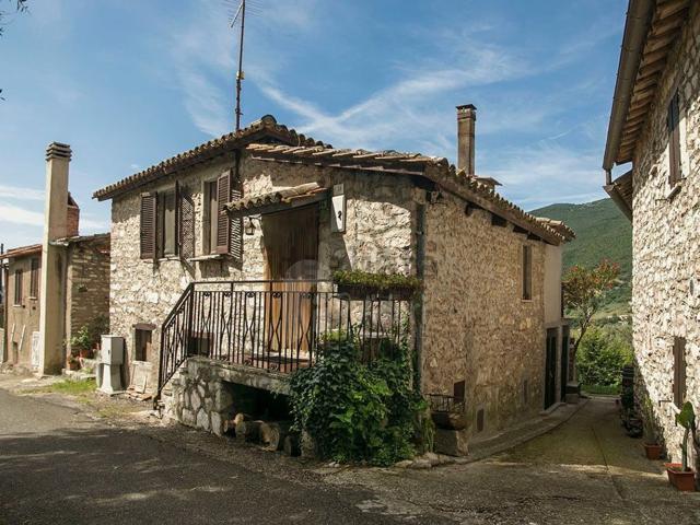 Casa in vendita a Cottanello, Lazio